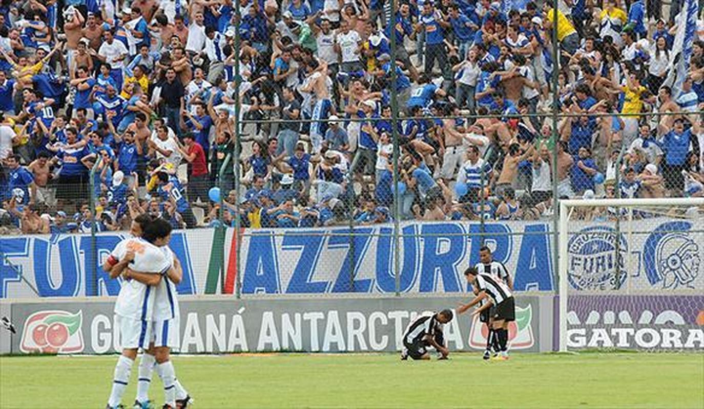 Imagens da goleada histórica por 6 a 1 do Cruzeiro sobre o Atlético