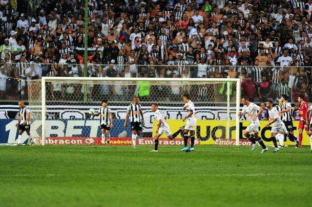 Fotos do jogo entre Atltico e Corinthians no Independncia