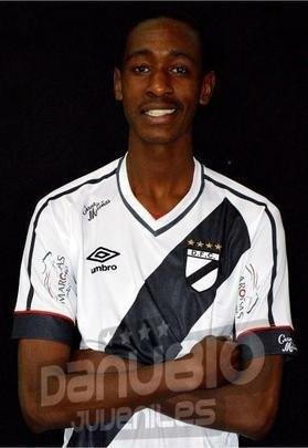 18 - Denis Olivera: meio-campista de 19 anos, foi formado nas categorias de base do Danubio.