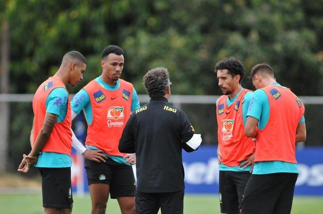 Sele��o Brasileira realizou treinamento na tarde deste s�bado (29/1) na Toca da Raposa II