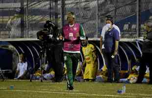 Com gols de Diego Ferreira, Rickson e Vito, Amrica venceu a URT por 3 a 0, nesta quarta-feira, em Patos de Minas, e terminou primeira fase do Mineiro em segundo lugar. Adversrio na semifinal ser o Atltico.