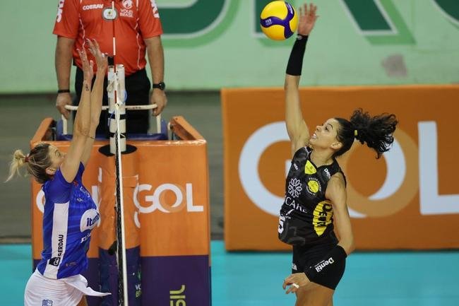 Praia venceu o Minas por 3 sets a 0, em Brusque (SC), e conquistou a Supercopa