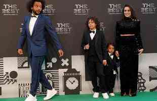 Marcelo ao lado de sua esposa Clarisse e dos filhos Liam e Enzo 
