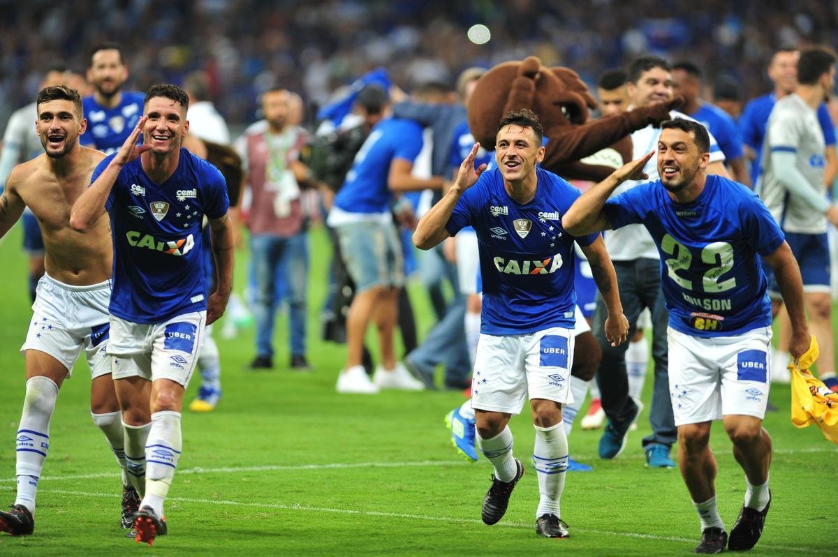 Festa do Cruzeiro com a conquista do Campeonato Mineiro sobre o Atltico