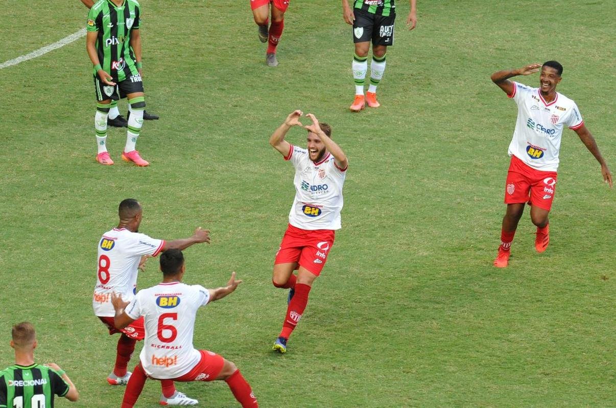 Gustavo Crecci marcou o gol da vitria do Villa Nova no Independncia, sobre o Amirca