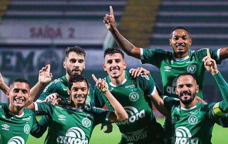 11 - Chapecoense: 5.792.648 seguidores