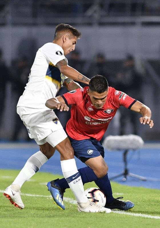 Fotos de Agustn Almendra, volante do Boca Juniors, de 22 anos, que est na mira do Cruzeiro para 2023. Vnculo dele na Argentina vai at junho do prximo ano, o que permite firmar pr-contrato a partir de janeiro com qualquer clube