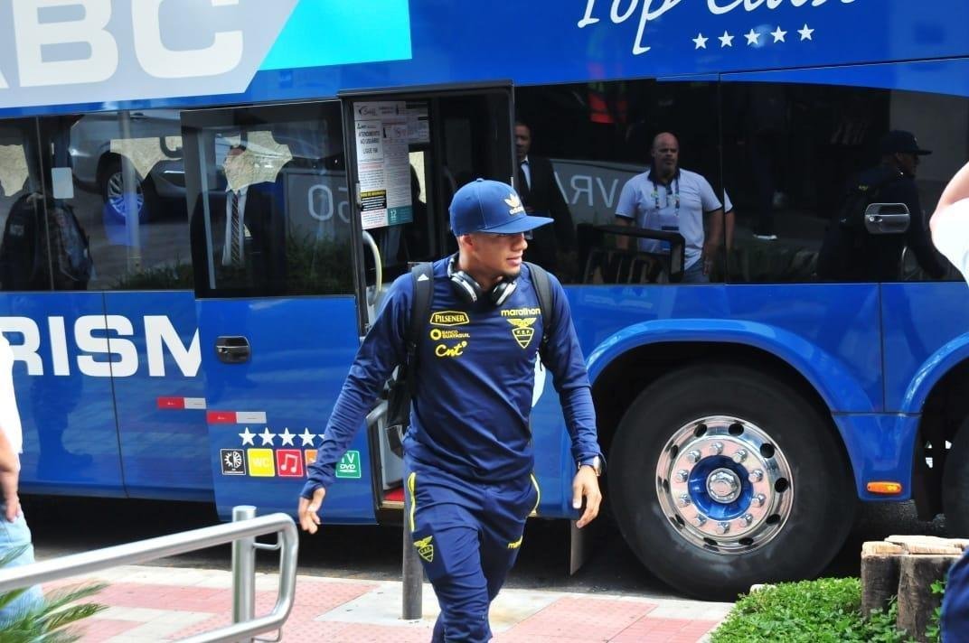 Delegao do Equador desembarcou nesta tera-feira em Belo Horizonte, onde estrear na Copa Amrica