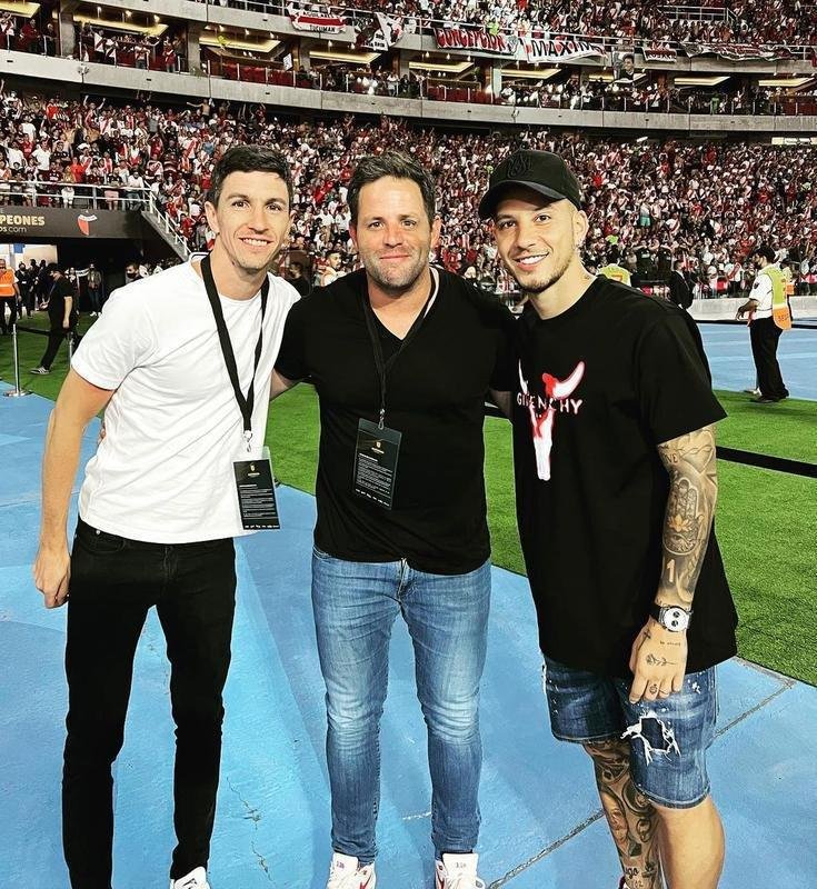Meia Nacho Fernndez curtiu de perto o ttulo do River Plate