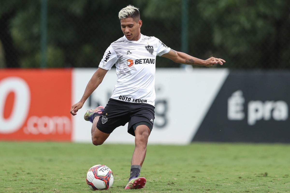 Fotos do treino do Atltico neste sbado, o ltimo de Victor no clube