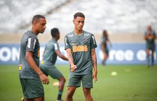 Levir Culpi comanda treino no Mineiro antes da estreia no Grupo E da Libertadores
