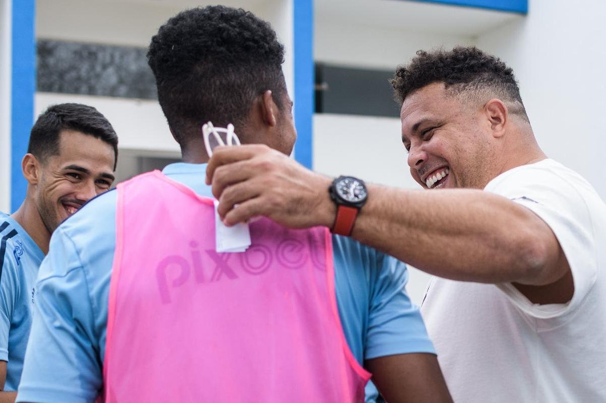 Dono de 90% das aes da Sociedade Annima do Futebol (SAF) do Cruzeiro, Ronaldo visitou Toca da Raposa II na vspera de Cruzeiro x Vasco, pela Srie B