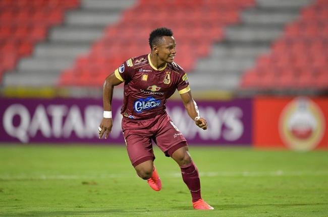 Jaminton Campaz, 20 anos, meia do Tolima, da Colmbia. Chama ateno pela qualidade tcnica e finalizao de mdia distncia. Acumula bons nmeros nesta e nas ltimas duas temporadas (2019: 33 jogos, 5 gols. 2020: 25 jogos, 9 gols. 2021: 16 jogos, 4 gols). 