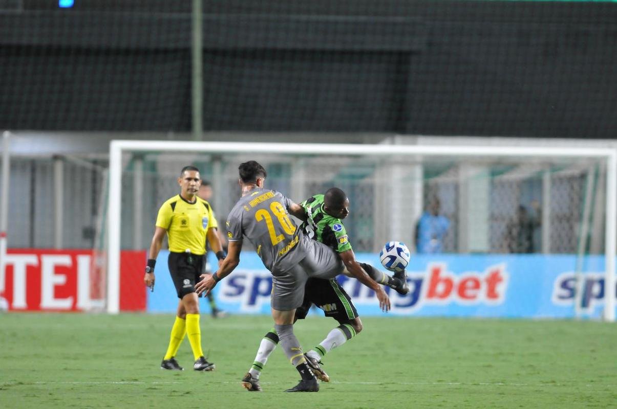 Fotos de Amrica x Pearol pela Sul-Americana, no Independncia