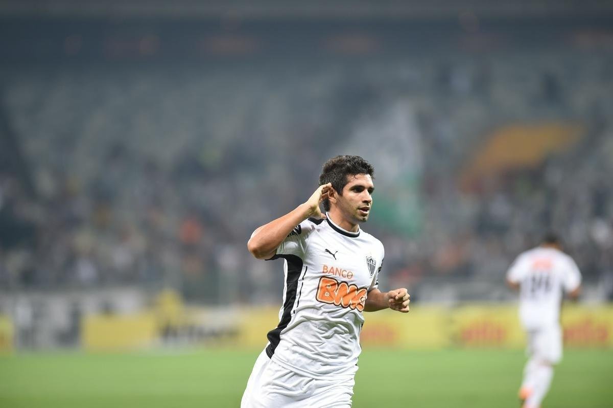15/10/2014 - Atltico 4 x 1 Corinthians - Quartas de final da Copa do Brasil - Depois de perder o primeiro jogo por 2 a 0, fora de casa, o Galo saiu atrs no placar no Mineiro. S com uma virada pica o galo chegaria  semifinal. Ainda no primeiro tempo, Luan empatou e Guilherme, aps chute desviado pela defesa, virou o jogo. Na etapa final, Guilherme balanou as redes mais uma vez. No fim, o Atltico precisava do quarto gol para se classificar e ele aconteceu com Edcarlos, de ombro, aps cobrana de escanteio de Dtolo.