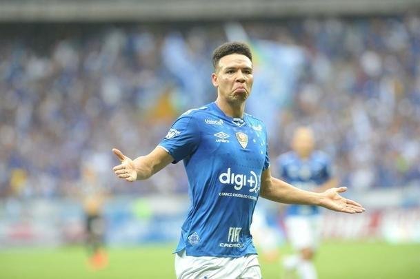 Marquinhos Gabriel abriu o placar para o Cruzeiro aos 45 do primeiro tempo, em chute no canto direito de Victor que ainda desviou no zagueiro atleticano Leonardo Silva