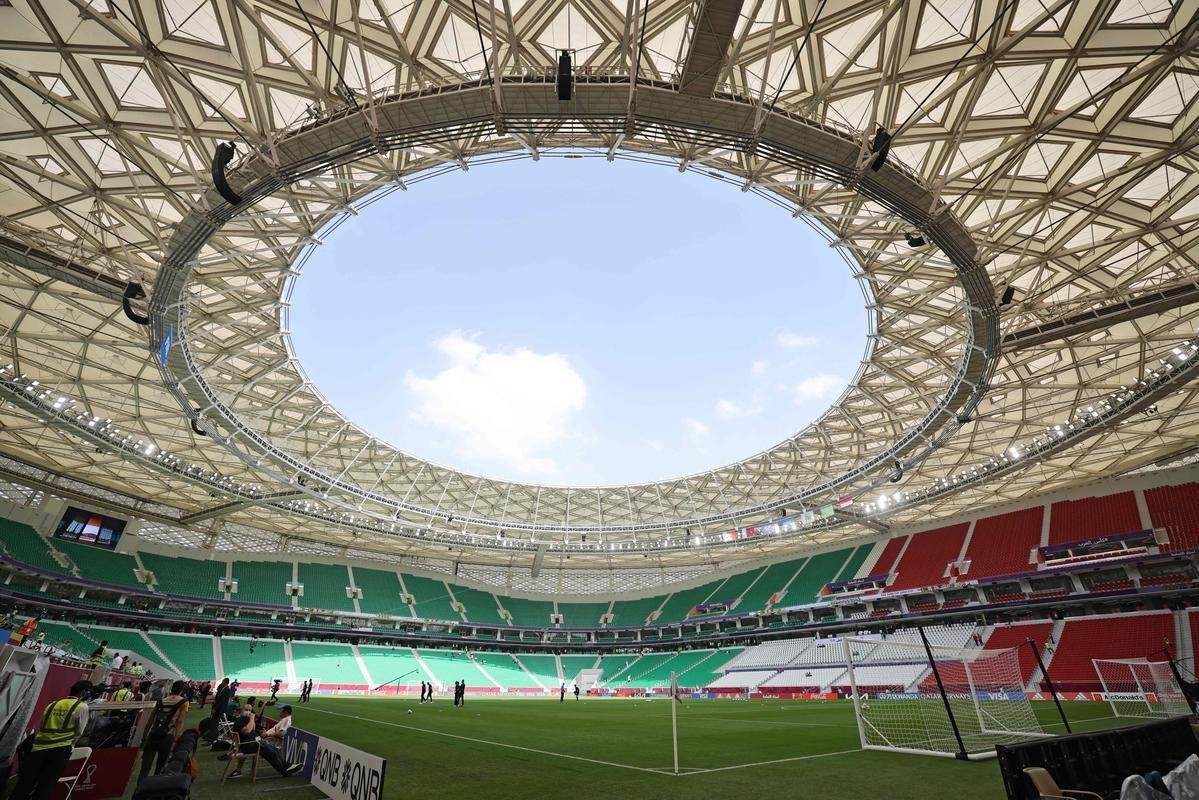 Estdio Al Thumama: arena da Copa tem capacidade para 40 mil torcedores e fica em Doha, capital do Catar. Foi projetado por pessoas nascidas no pas e reflete tradio familiar catari
