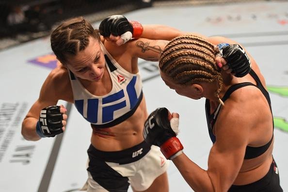 Justine Kish venceu Nina Ansaroff por decisão unânime