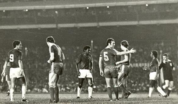 Franz Beckenbauer comandou Bayern no ttulo mundial