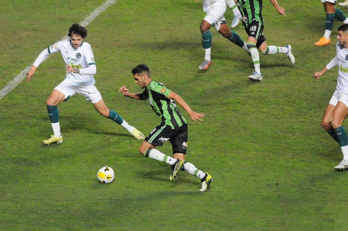 Amrica e Gois se enfrentaram no Independncia, pela 15 rodada da Srie A do Campeonato Brasileiro