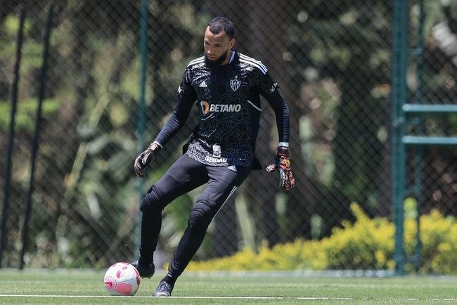 Fotos do treino do Atltico nesta quarta-feira (12/10), na Cidade do Galo. Em recuperao de um incmodo na panturrilha esquerda, Hulk fez funcional no campo e ainda  dvida para o confronto contra o Flamengo, no sbado, s 20h30, no Maracan, pelo Brasileiro