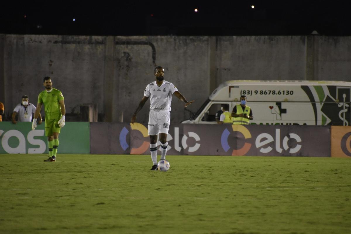 Treze-PB e América se enfrentaram pela primeira fase da Copa do Brasil, no Estádio Amigão, em Campina Grande