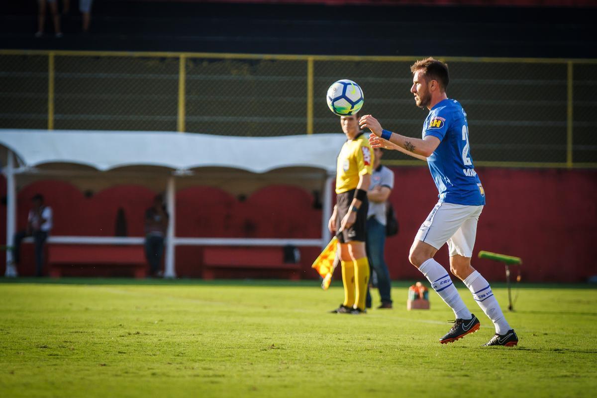 Cruzeiro empatou com Vitória no Barradão, em Salvador, por 1 a 1, pela 17ª rodada do Brasileiro