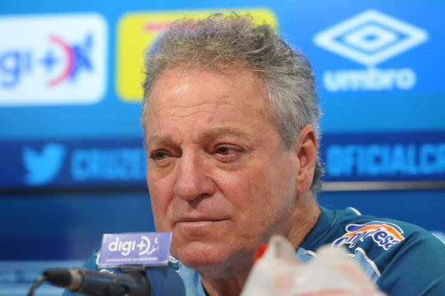 Em sua apresenta��o, Abel Braga diz que quebrou regra particular para ajudar Cruzeiro a escapar do rebaixamento e prometeu time ofensivo para recuperar respeito ao clube.