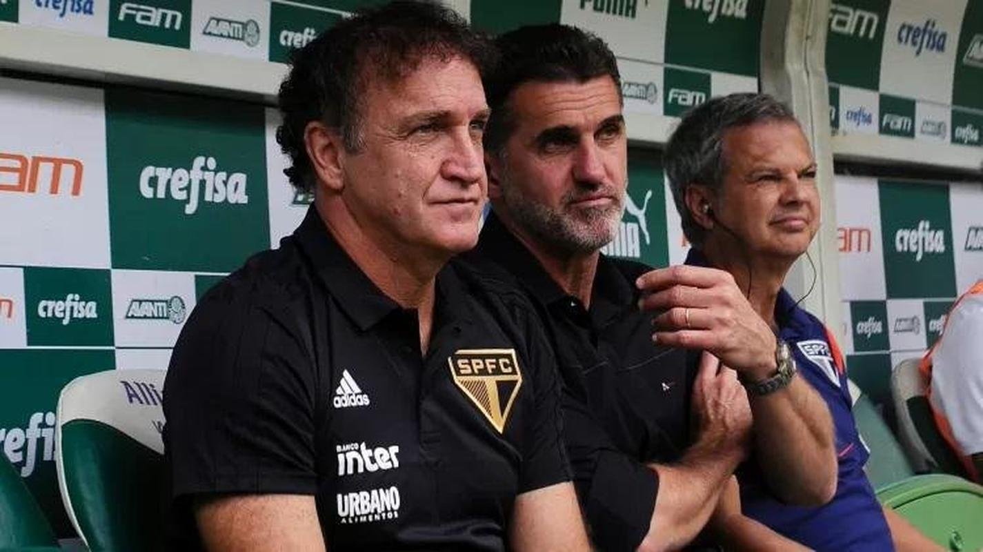 Em 07 de abril de 2019, Cuca estreou pelo So Paulo e empatou por 0 a 0 com o Palmeiras, em jogo vlido pela semifinal do Campeonato Paulista. Por conta do empate, a partida foi decidida nos pnaltis e o time do treinador recm-chegado venceu por 5 a 4, se classificando para a final do estadual. Vale destacar que, na poca, Vagner Mancini era coordenador tcnico do clube comandado por Cuca.