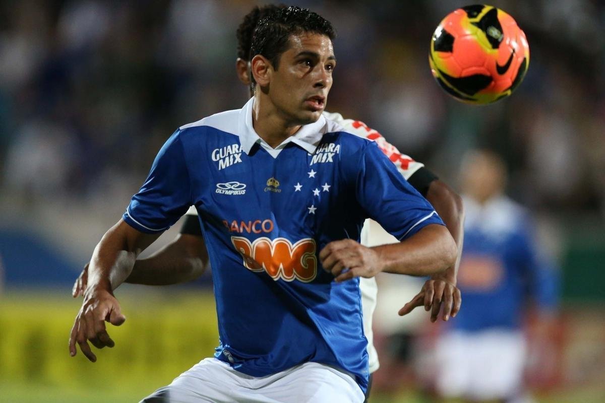 Meia Diego Souza (Flamengo: 2005-2006 / Cruzeiro: 2013): 39 jogos por Flamengo (7 gols) e 25 jogos por Cruzeiro (8 gols)