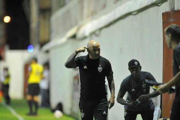 Jorge Sampaoli comandou o Atltico pela primeira vez do banco de reservas