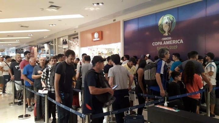 Movimentação na troca de ingressos para Copa América em Belo Horizonte