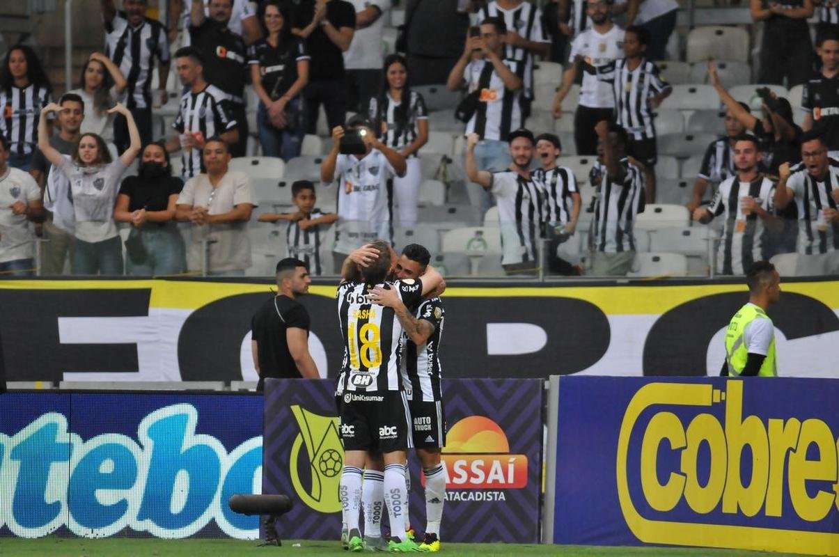 Fotos da partida entre Atltico e Athletico-PR, neste domingo (7), no Mineiro, pela 21 rodada do Campeonato Brasileiro