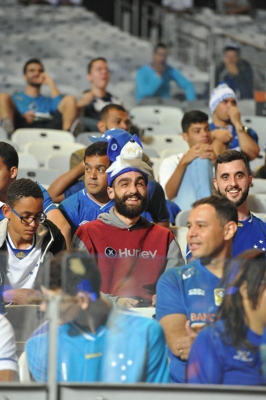 Chegada das torcidas de Cruzeiro e Grmio ao Mineiro para a semifinal da Copa do Brasil
