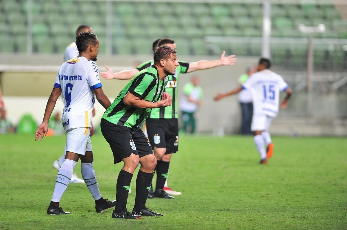 Amrica e Chapecoense fizeram confronto direto por posies na tabela do Campeonato Brasileiro