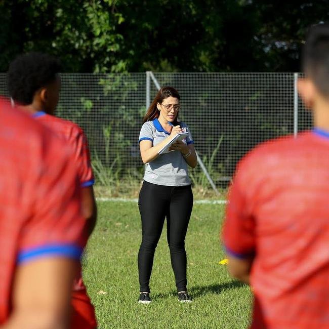 Com jogadores conhecidos da torcida mineira, como o zagueiro Edcarlos o meio-campista Leandro Domingues, o Betim apresentou o elenco nessa segunda-feira (21)