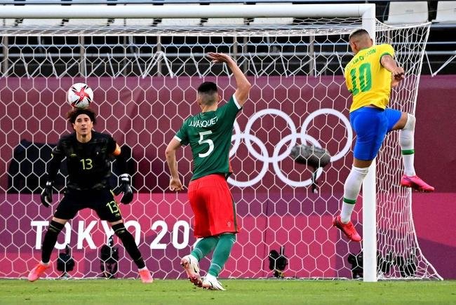 Fotos da vit�ria do Brasil sobre o M�xico, na semifinal do futebol masculino