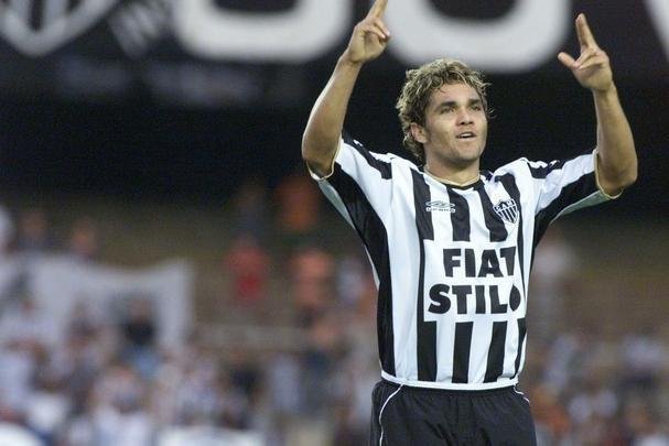 16º - Alex Alves - 2003 - 27 jogos / 9 gols - 0,33 por jogo