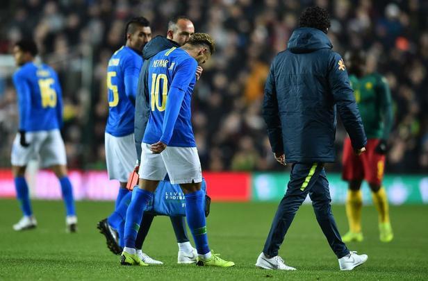 Seleção Brasileira realizou o último jogo do ano de 2018 contra o Camarões, em Milton Keynes, na Inglaterra