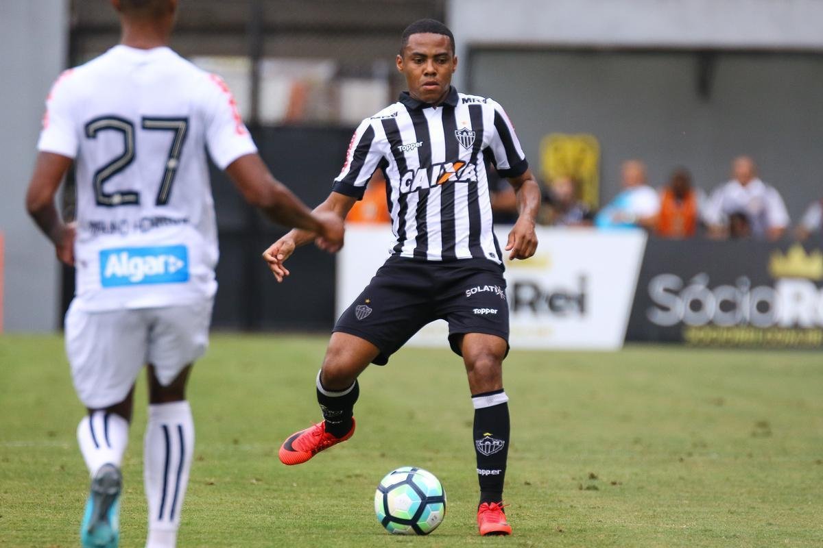 O Santos venceu o Atltico por 3 a 1 neste sbado, em jogo da 32 rodada do Campeonato Brasileiro