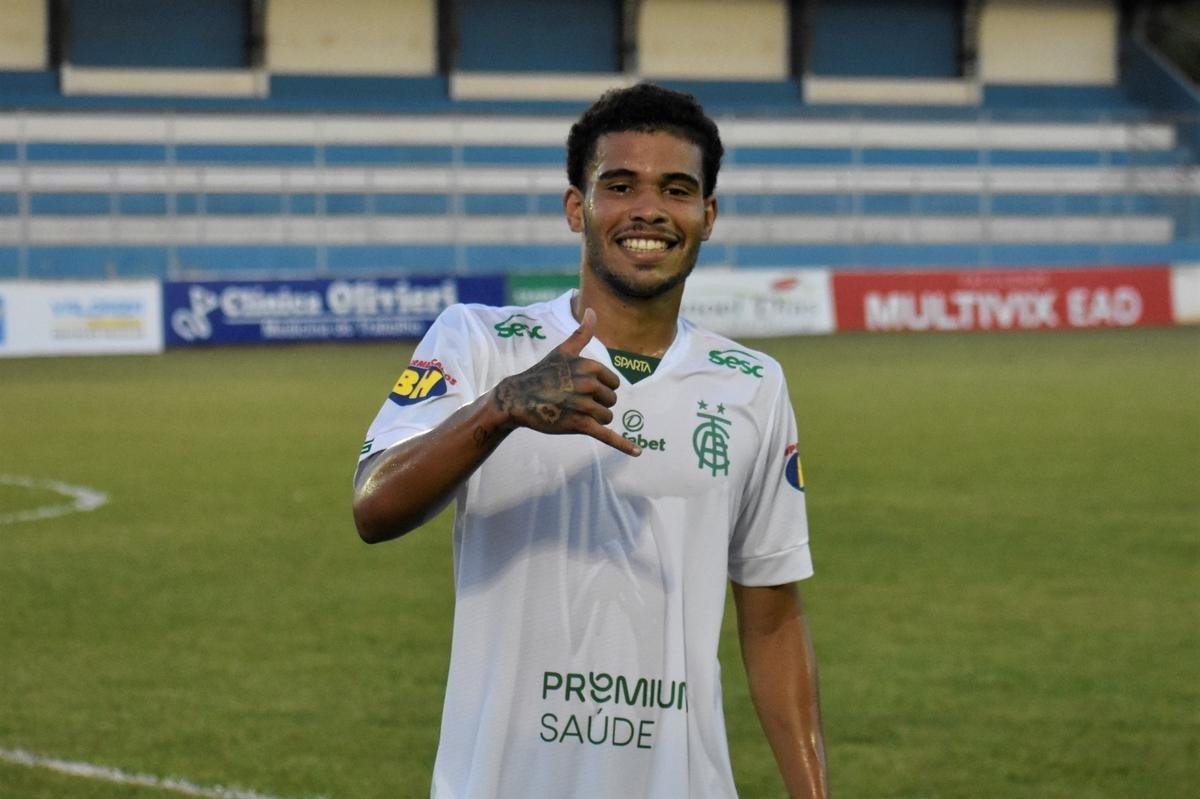28. Lucas Gabriel (meia) - 19 anos