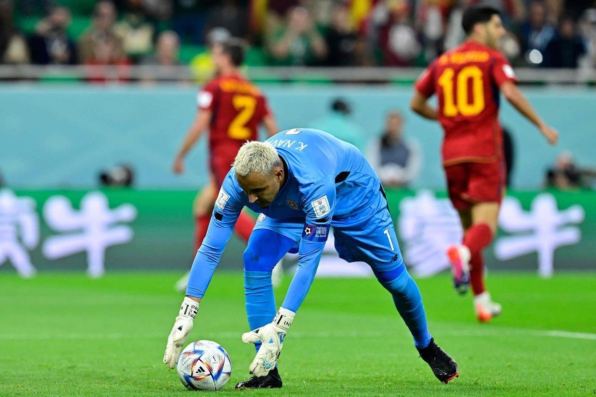 Fotos do jogo entre Espanha e Costa Rica pelo Grupo E da Copa do Mundo.