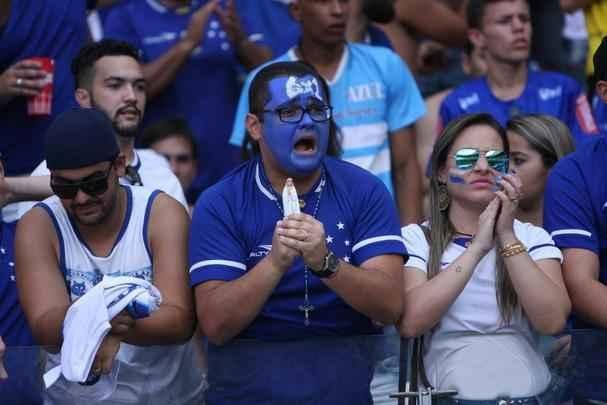 Imagens da torcida do Cruzeiro no clssico contra o Atltico, no Mineiro