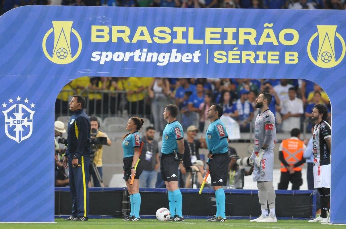 As melhores fotos do jogo entre Cruzeiro e Operrio-PR, no Mineiro, em Belo Horizonte, pela 29 rodada da Srie B do Brasileiro