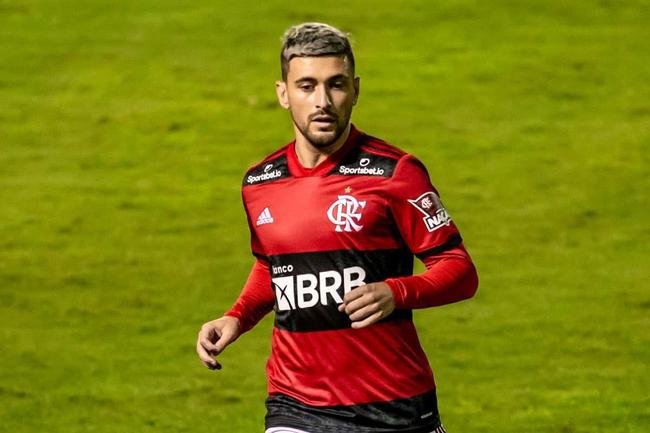 3) Giorgian De Arrascaeta (Flamengo): 18,8 milhes de euros, aproximadamente R$ 123,92 milhes.