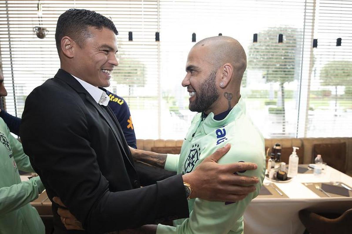 Nesta segunda-feira, os atletas que defendem clubes europeus comearam a se apresentar em Turim. Com isso, a Seleo Brasileira aguarda apenas a chegada de Marquinhos e Neymar 