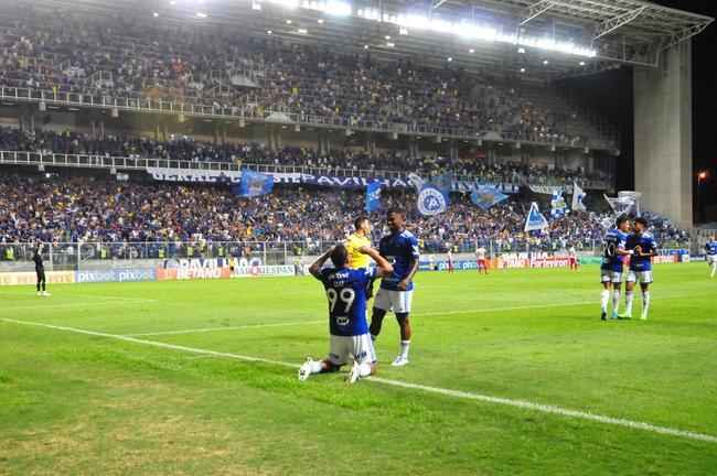 O Cruzeiro goleou o Náutico por 4 a 0 no Independência, em Belo Horizonte, na 26ª rodada da Série B