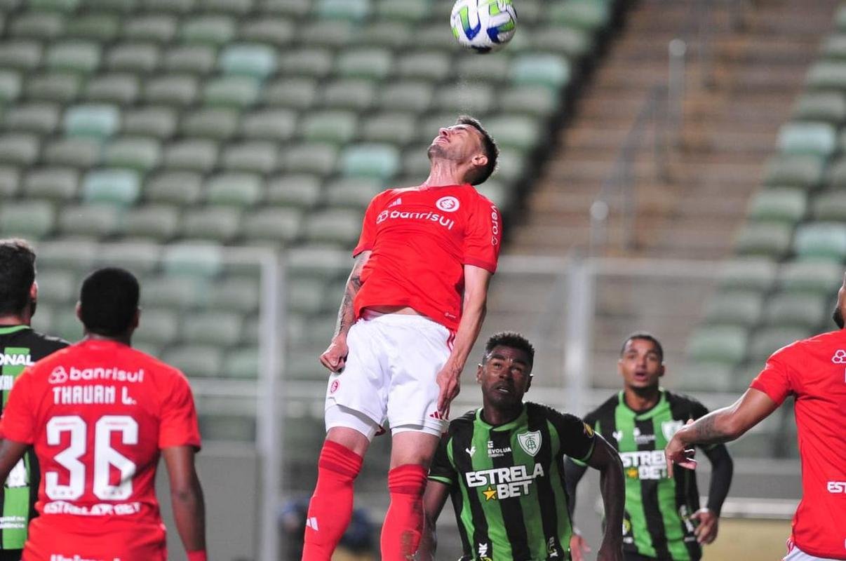 Fotos do jogo entre Amrica-MG e Internacional, no Independncia, pela Copa do Brasil