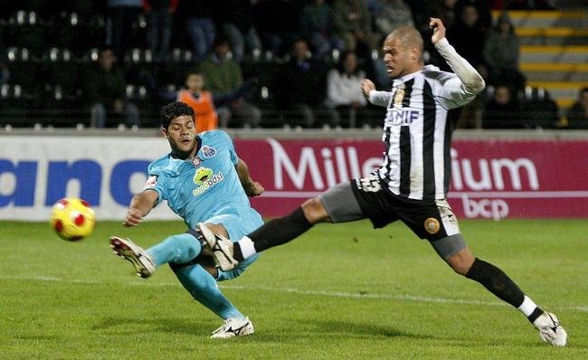 Maicon defendeu o Nacional da Ilha da Madeira na temporada 2008 / 2009. Dali, transferiu-se para o Porto