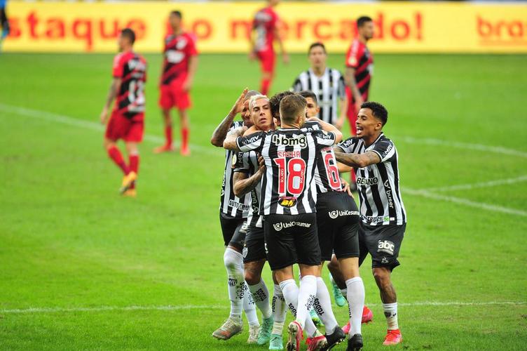 Imagens do confronto entre Atltico e Athletico-PR, vlido pela 14 rodada da Srie A do Campeonato Brasileiro